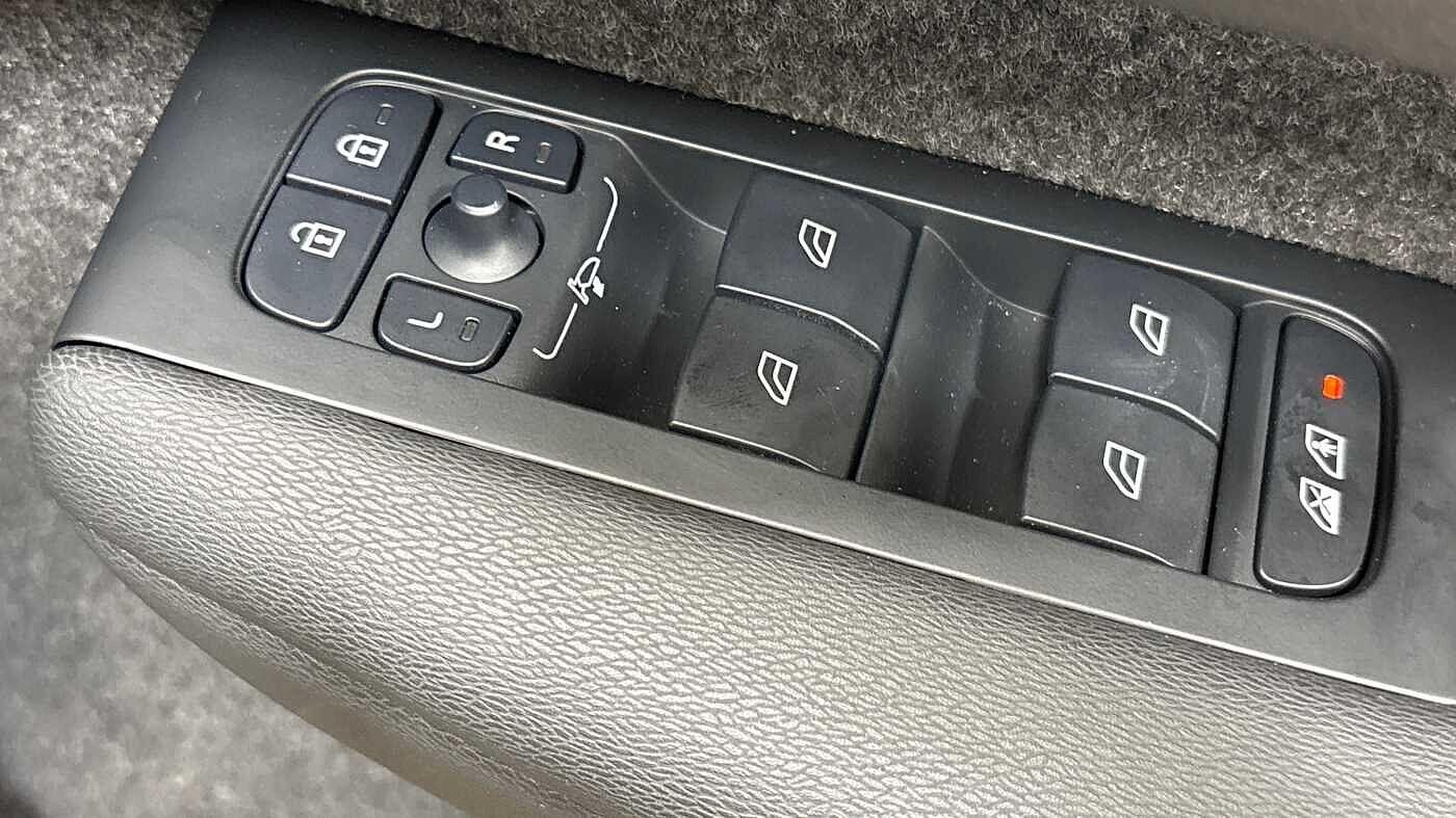 Used Volvo XC40 2025 for sale - 76633049: Photo 25