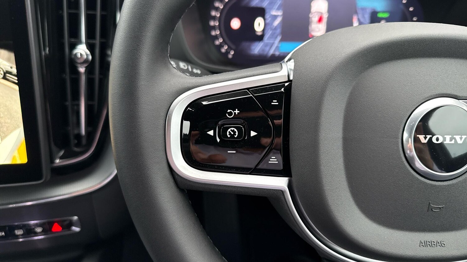 Used Volvo XC60 2026 for sale - 77358777: Photo 41