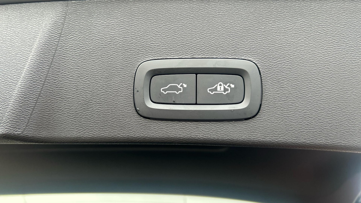 Used Volvo XC40 2022 for sale - 76644557: Photo 35