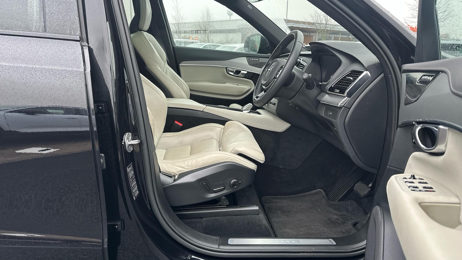 Used Volvo XC90 2022 for sale - 77229972: Photo 37