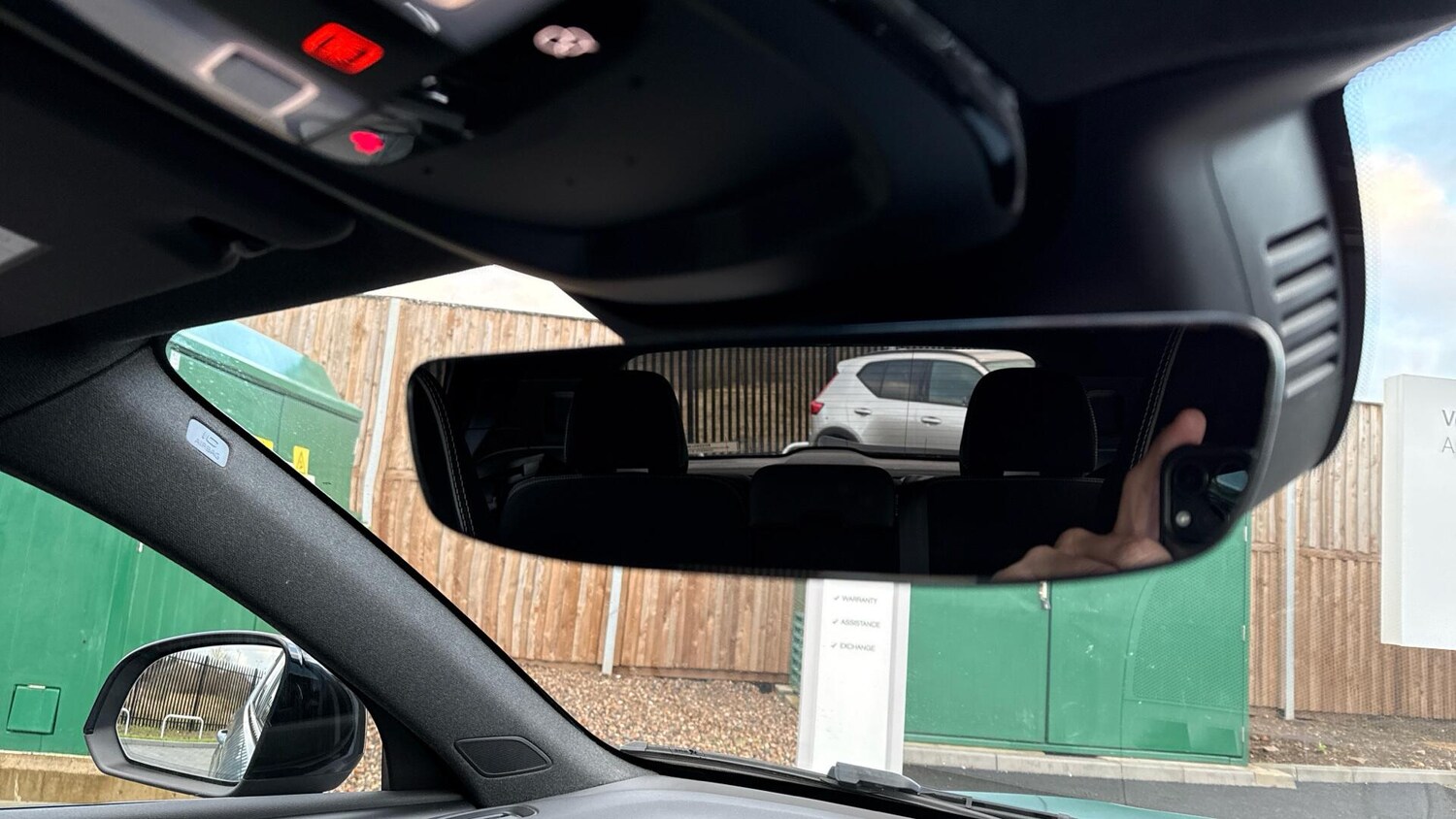 Used Volvo XC40 2023 for sale - 77400483: Photo 43