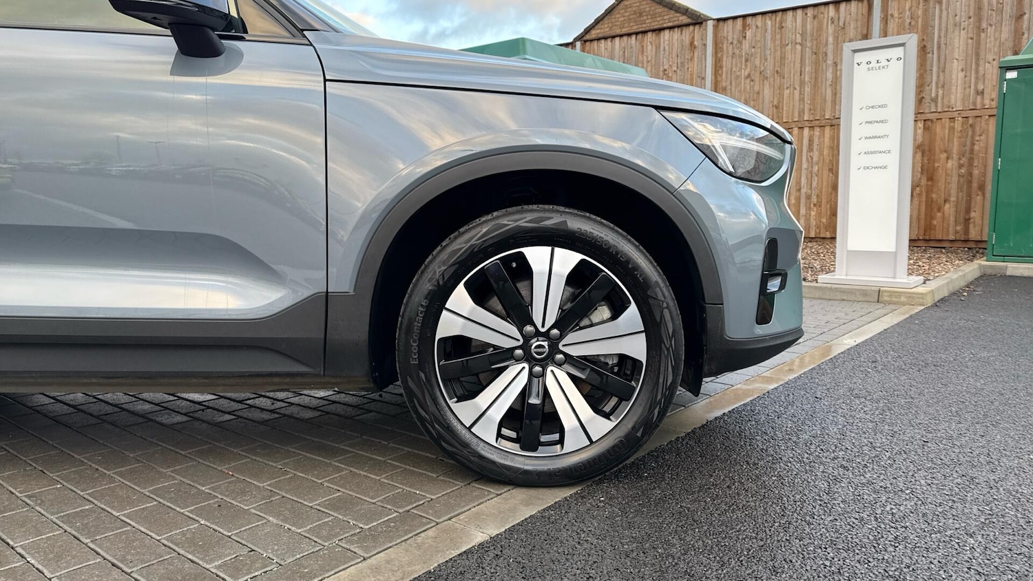 Used Volvo XC40 2023 for sale - 77400483: Photo 9