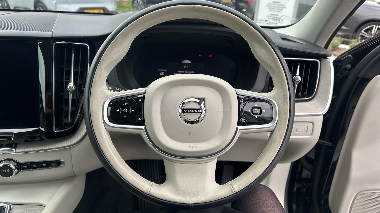 Used Volvo XC60 2021 for sale - 76337341: Photo 10