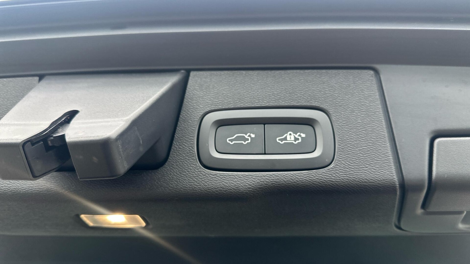 Used Volvo XC60 2021 for sale - 76337341: Photo 24