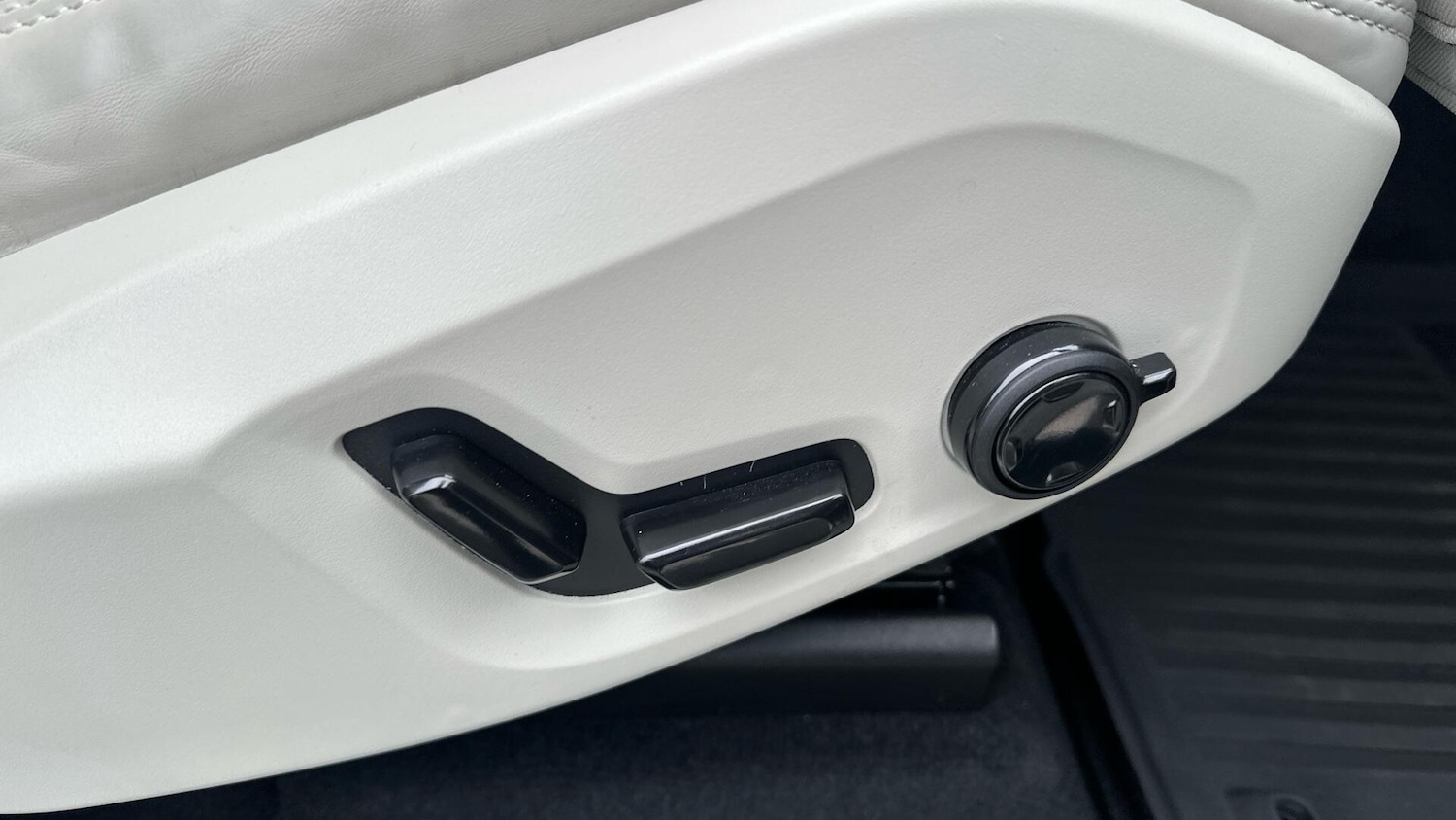 Used Volvo XC60 2021 for sale - 76337341: Photo 30