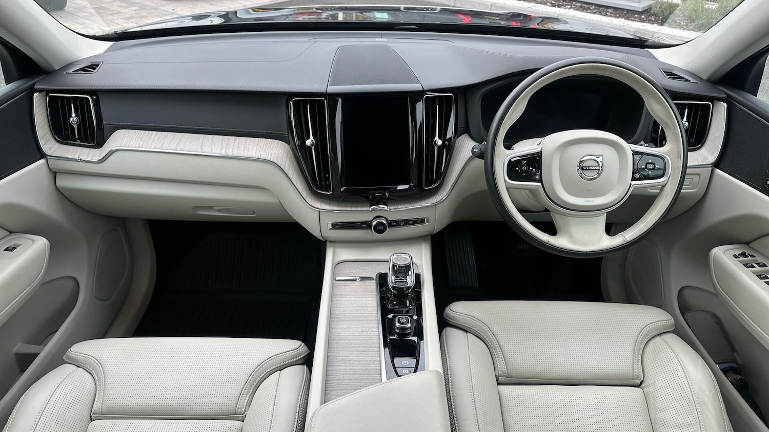 Used Volvo XC60 2021 for sale - 76337341: Photo 5