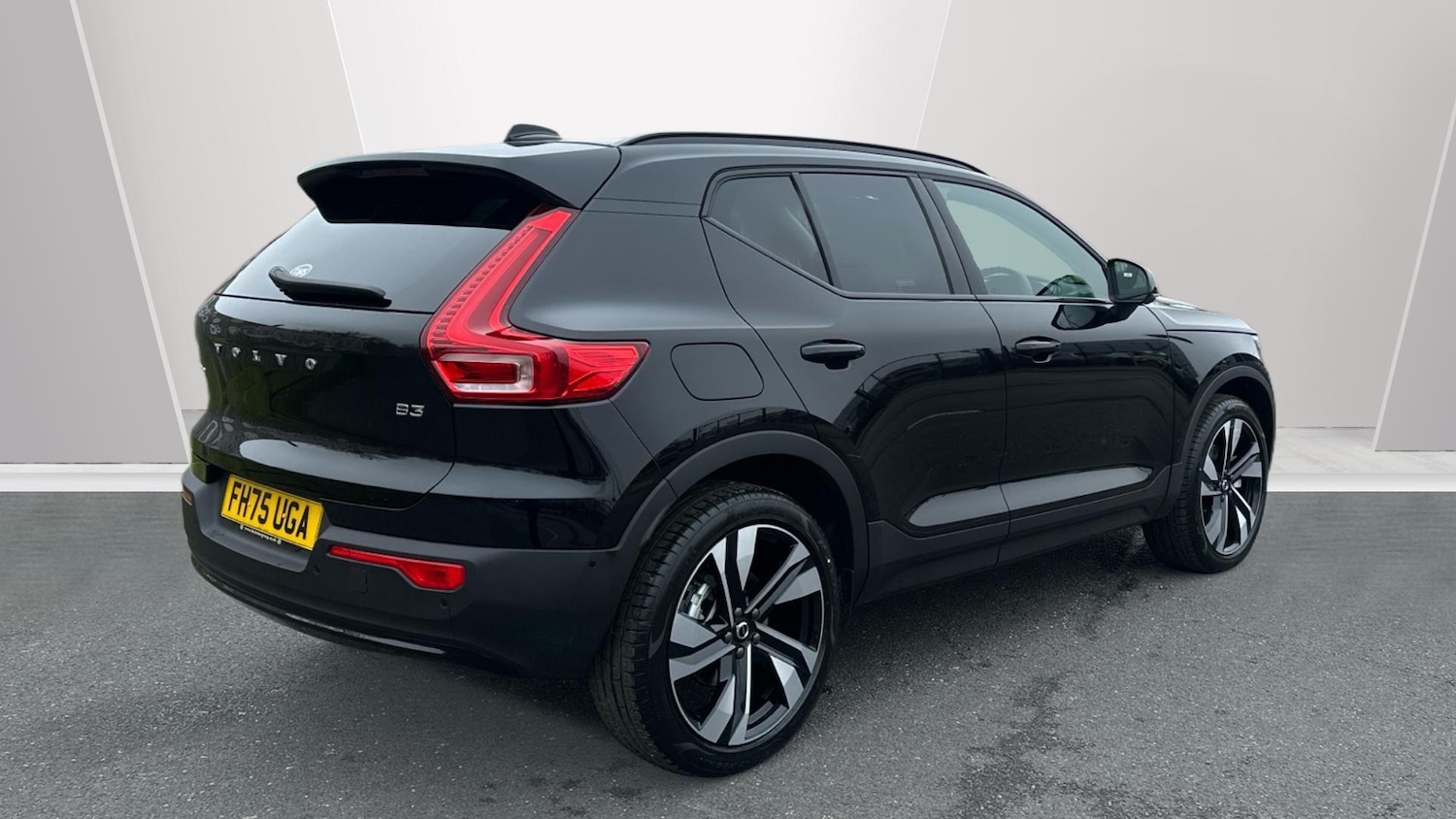 Used Volvo XC40 for sale - 77824967: Photo 2