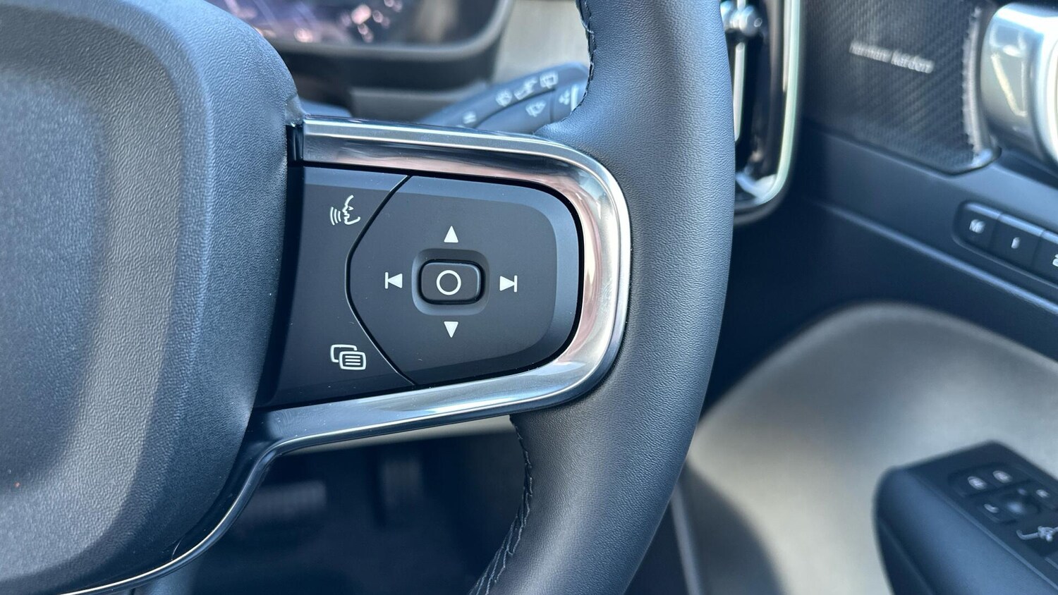 Used Volvo XC40 for sale - 77824967: Photo 22