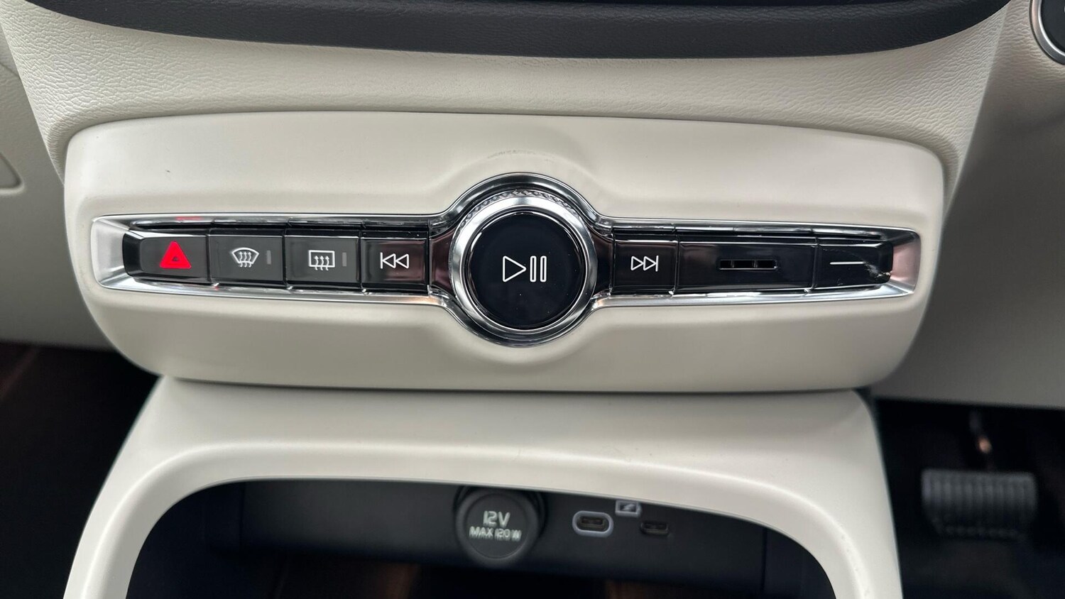 Used Volvo XC40 for sale - 77824967: Photo 39