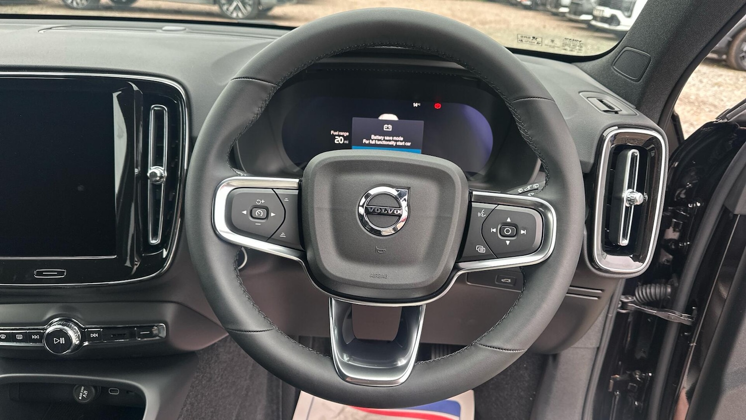 Used Volvo XC40 2025 for sale - 76337644: Photo 10