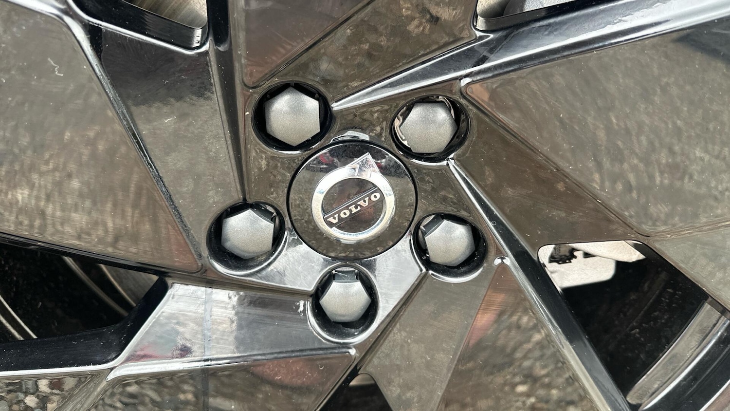 Used Volvo XC40 2025 for sale - 76337644: Photo 15