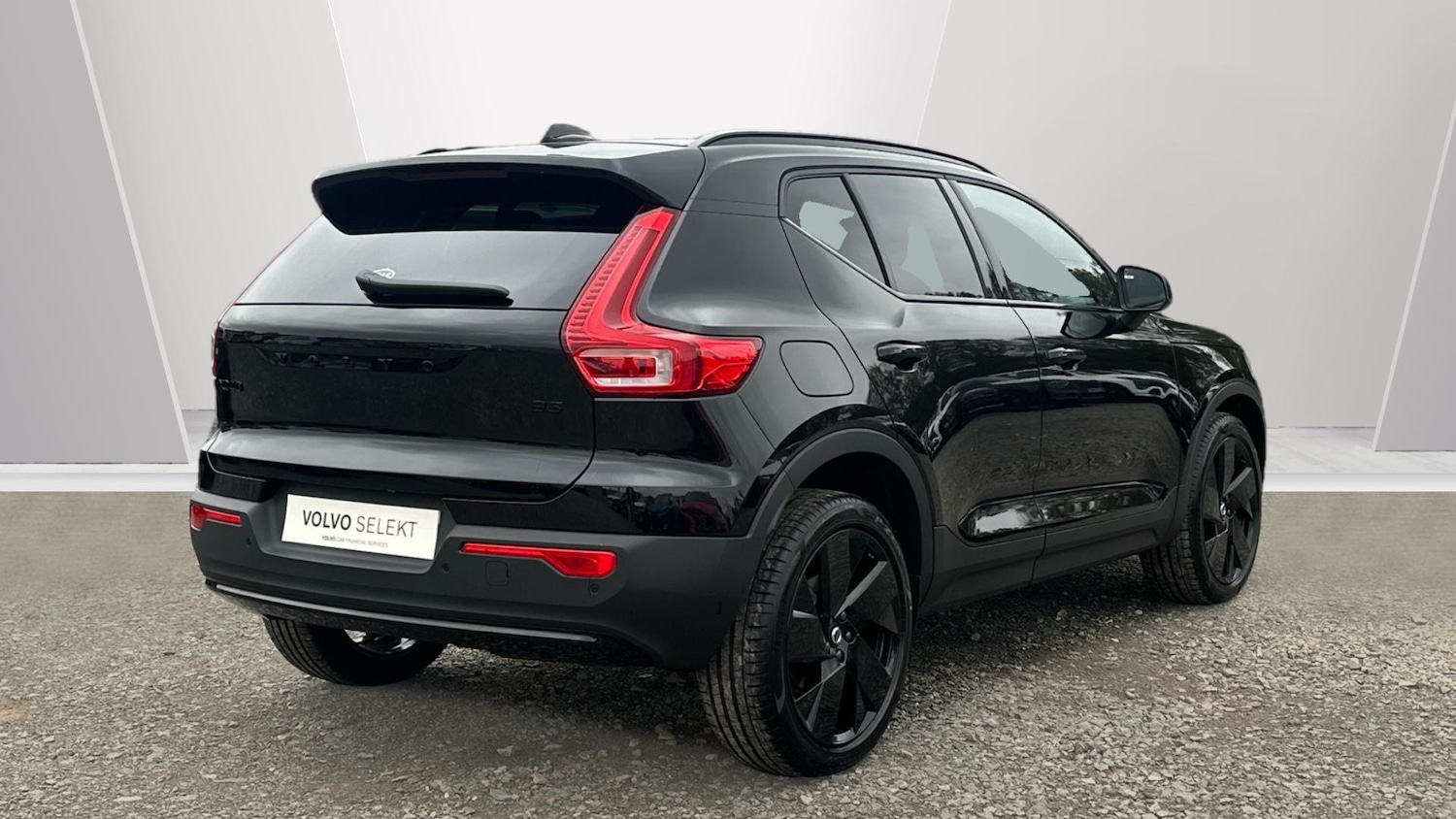 Used Volvo XC40 2025 for sale - 76337644: Photo 2