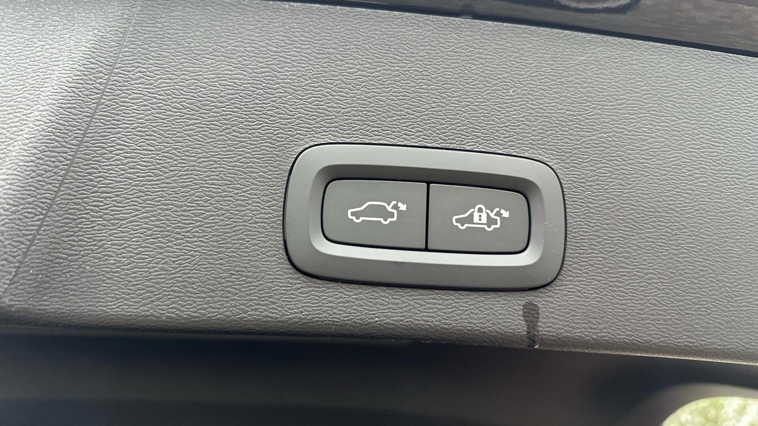 Used Volvo XC40 2025 for sale - 76337644: Photo 24