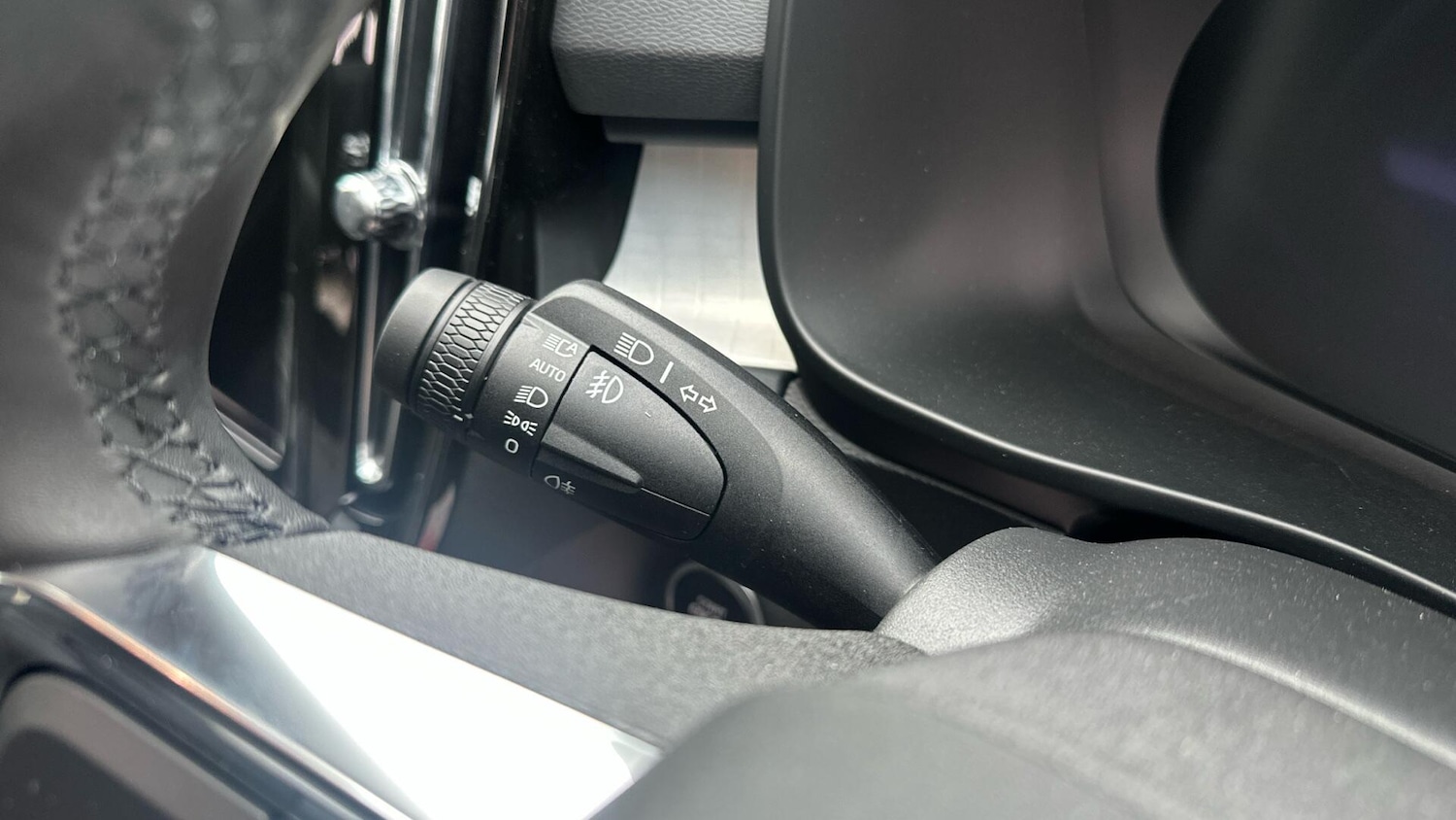 Used Volvo XC40 2025 for sale - 76337644: Photo 35