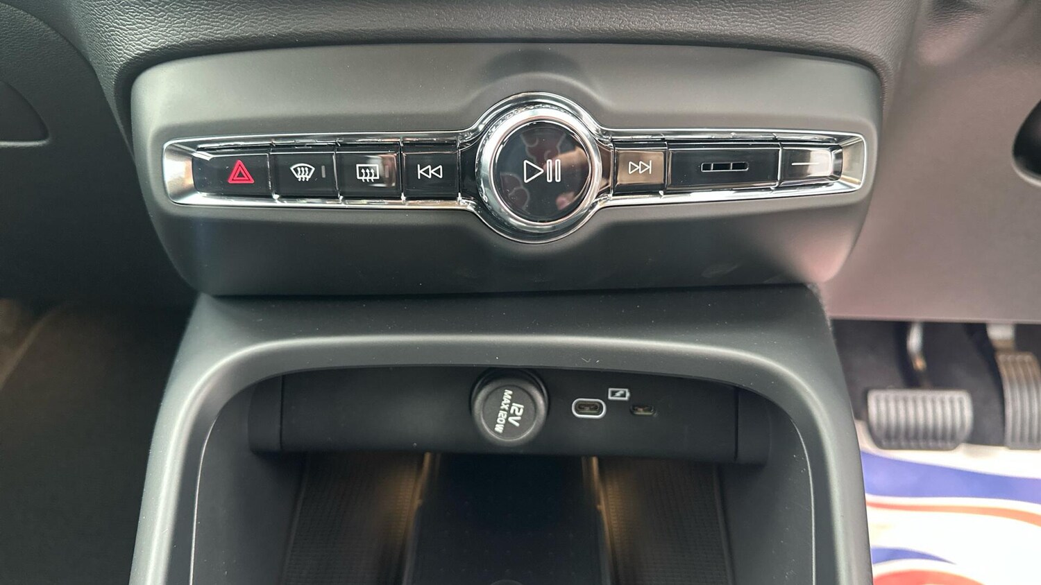 Used Volvo XC40 2025 for sale - 76337644: Photo 37