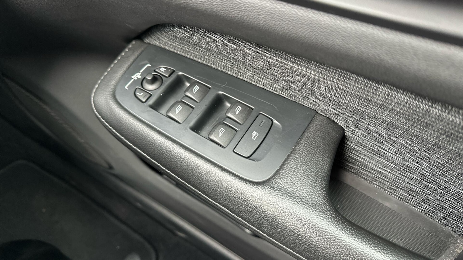 Used Volvo V60 for sale - 77671711: Photo 24