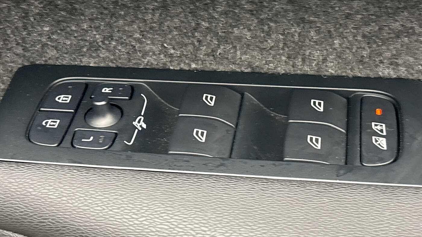 Used Volvo XC40 for sale - 77807658: Photo 25