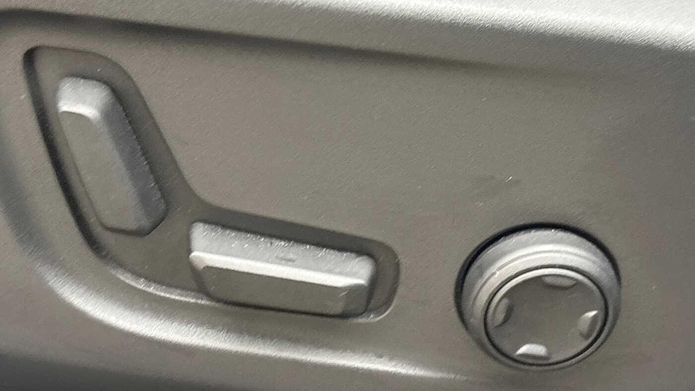 Used Volvo XC40 for sale - 77807658: Photo 28