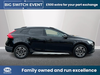 Used Volvo V40 Cross Country 2016 for sale - 78384203: Photo