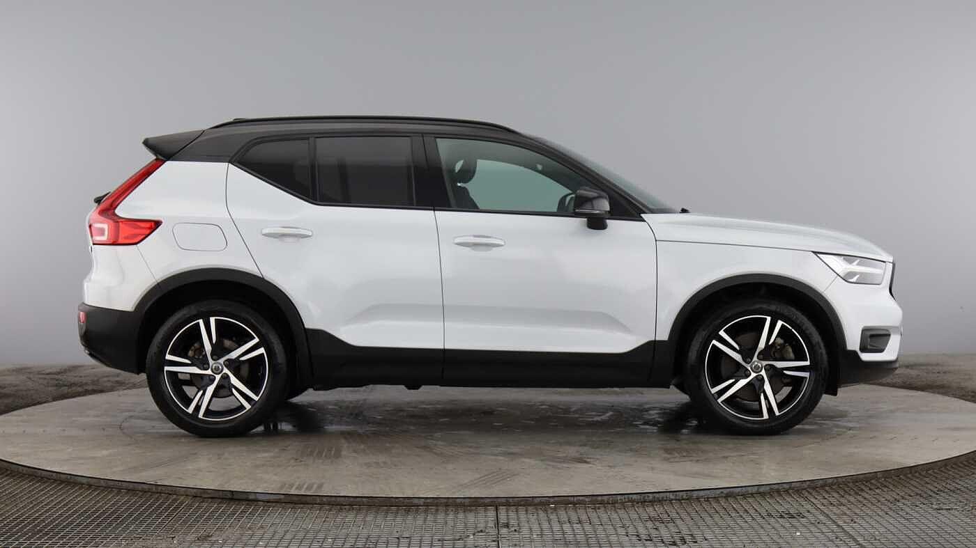 Used Volvo XC40 2021 for sale - 77082119: Photo 2