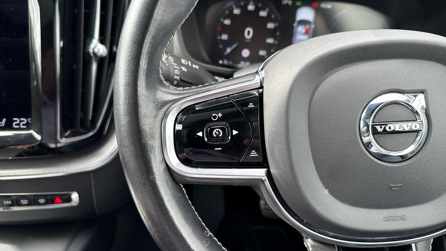 Used Volvo XC60 2020 for sale - 76336672: Photo 43