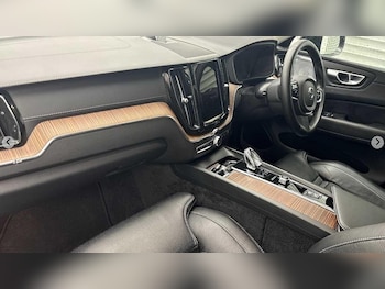 Used Volvo XC60 2023 for sale - 77670829: Photo
