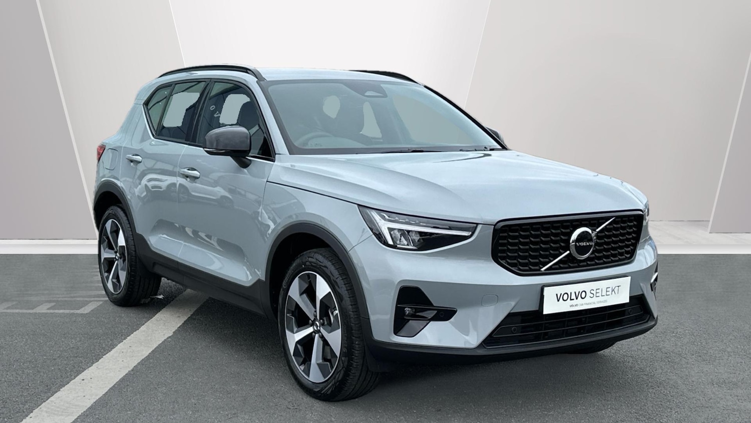 Used Volvo XC40 2025 for sale - 76511901: Photo 1