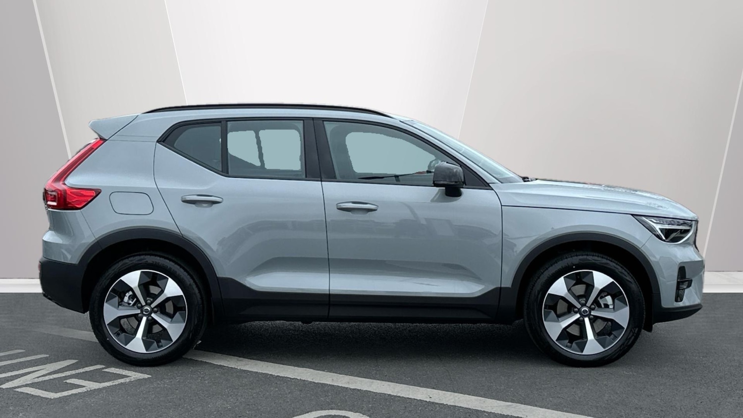 Used Volvo XC40 2025 for sale - 76511901: Photo 3