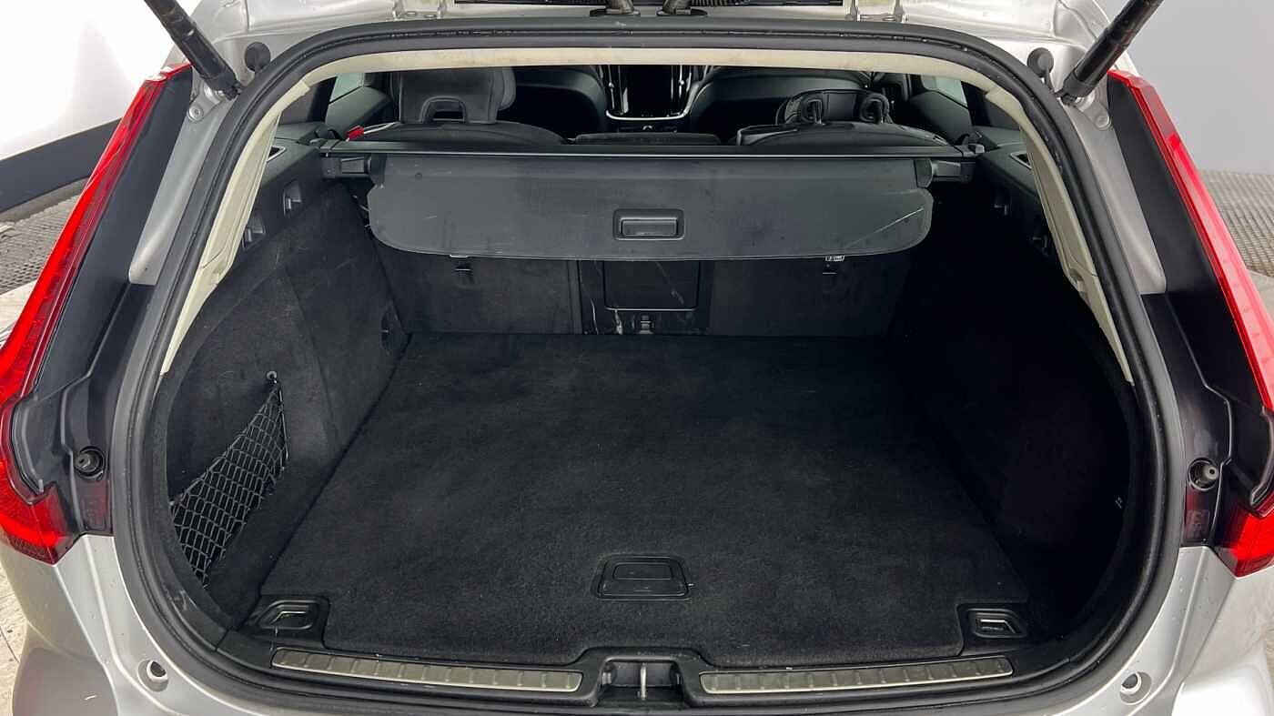 Used Volvo V60 2021 for sale - 77441290: Photo 5