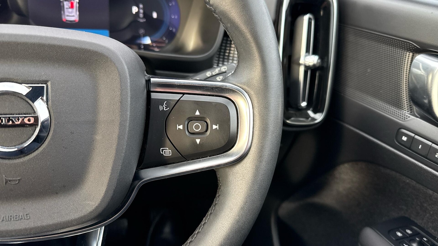 Used Volvo XC40 2022 for sale - 76701763: Photo 22