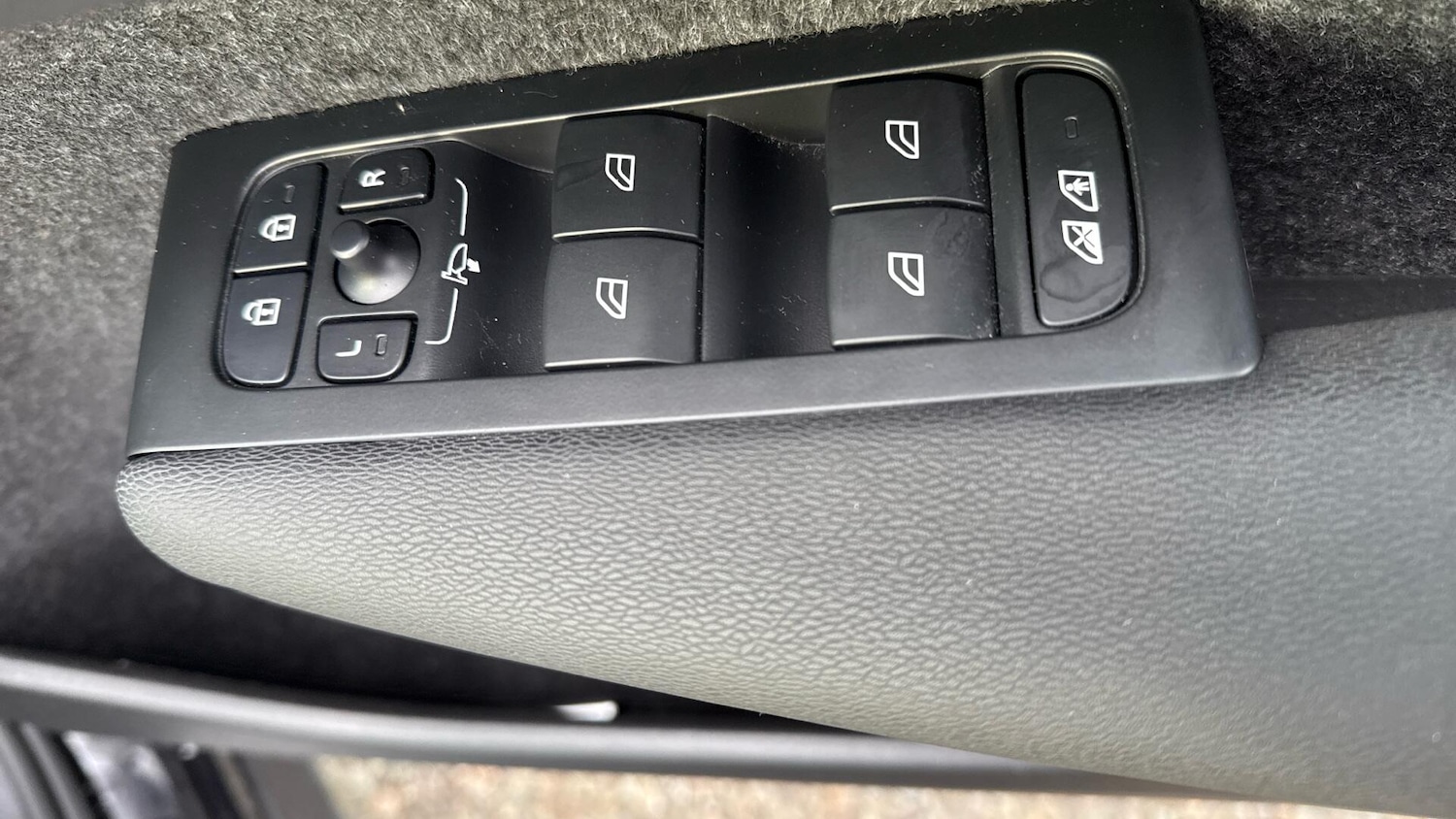 Used Volvo XC40 2022 for sale - 76701763: Photo 24