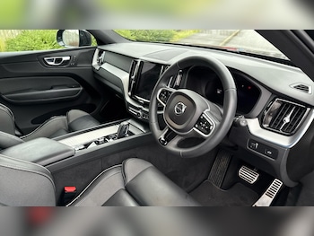 Used Volvo XC60 2021 for sale - 76952294: Photo