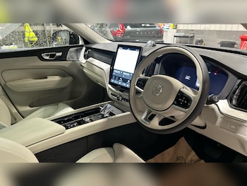 Used Volvo XC60 2025 for sale - 76584272: Photo