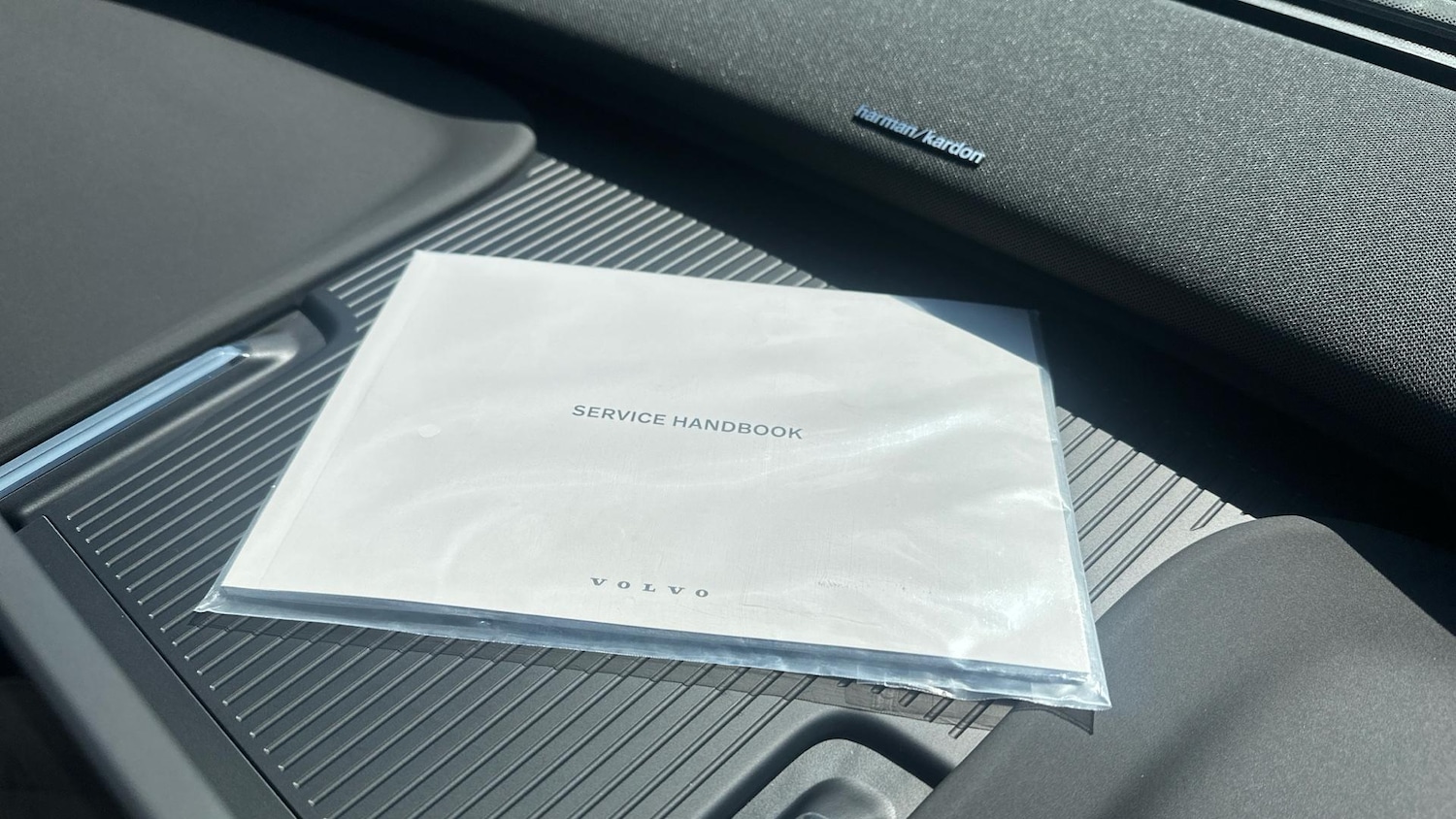 Used Volvo EX30 2025 for sale - 76348933: Photo 14