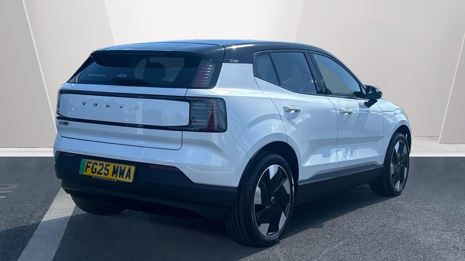 Used Volvo EX30 2025 for sale - 76348933: Photo 2