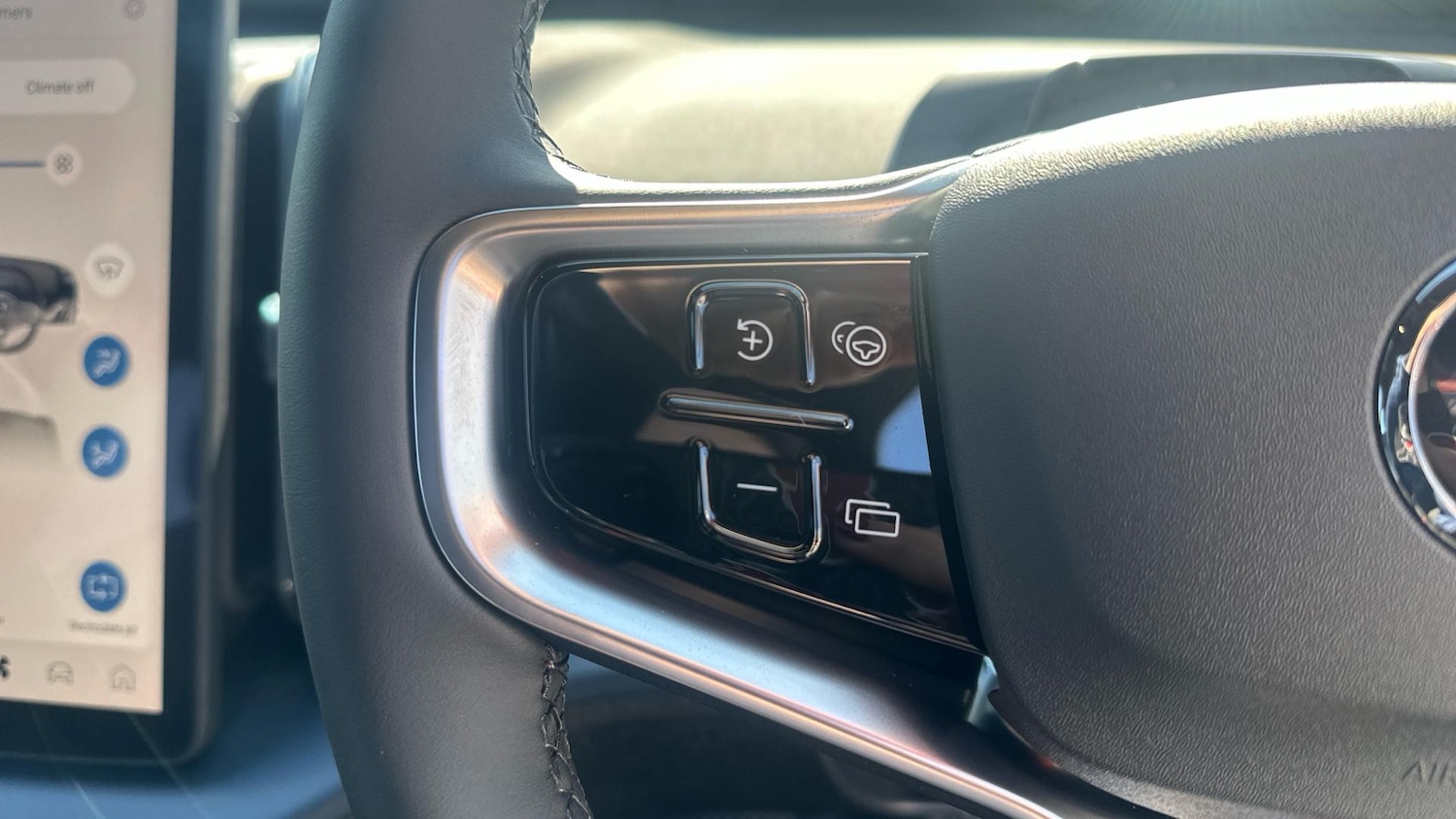 Used Volvo EX30 2025 for sale - 76348933: Photo 24