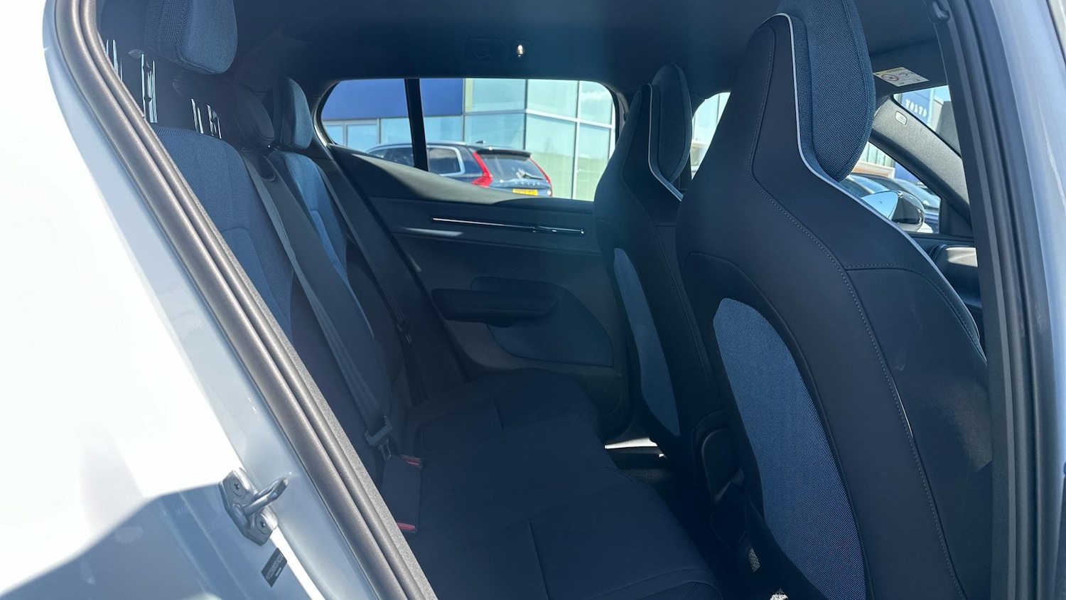 Used Volvo EX30 2025 for sale - 76348933: Photo 6