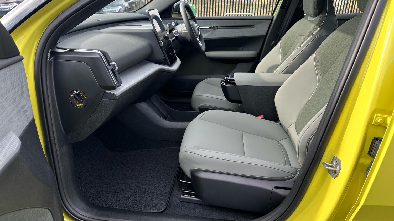 Used Volvo EX30 2025 for sale - 76633132: Photo 25