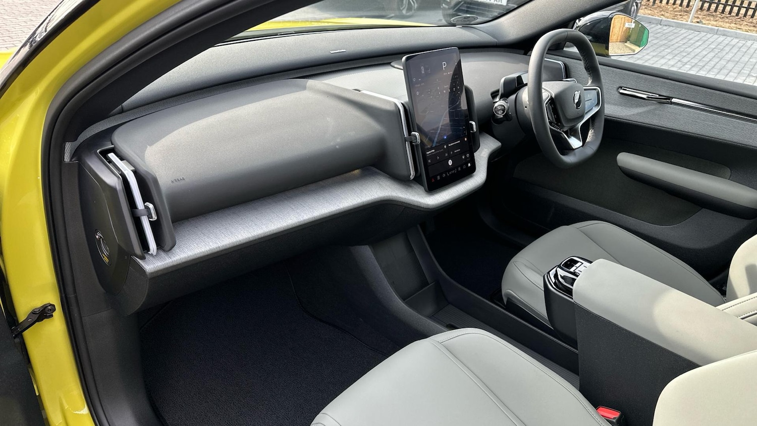 Used Volvo EX30 2025 for sale - 76633132: Photo 4