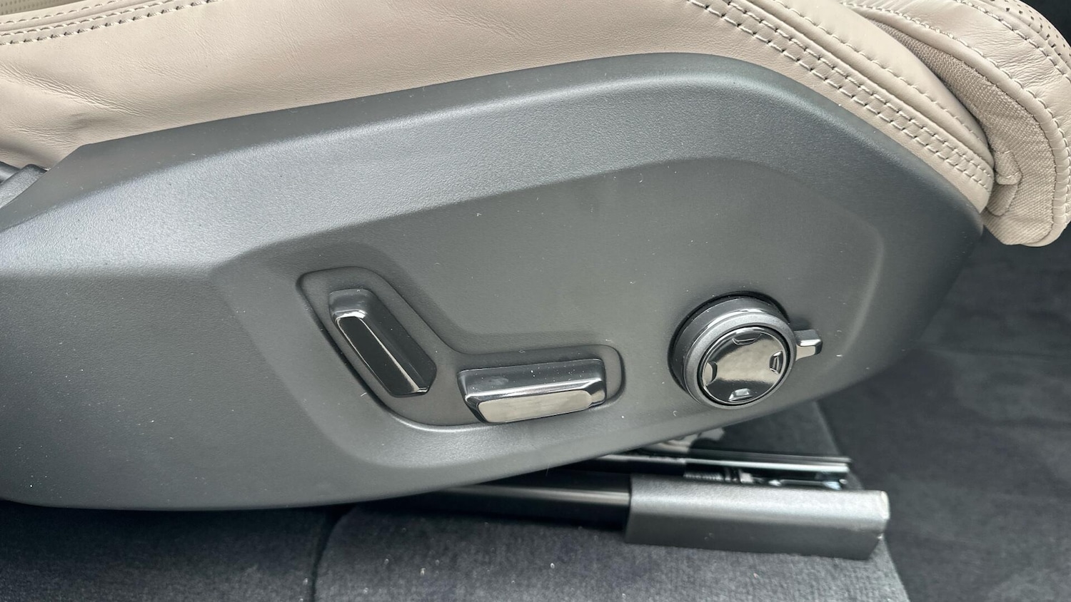 Used Volvo XC90 2025 for sale - 76337356: Photo 32