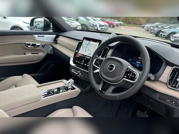 Used Volvo XC90 2025 for sale - 76337356: Photo