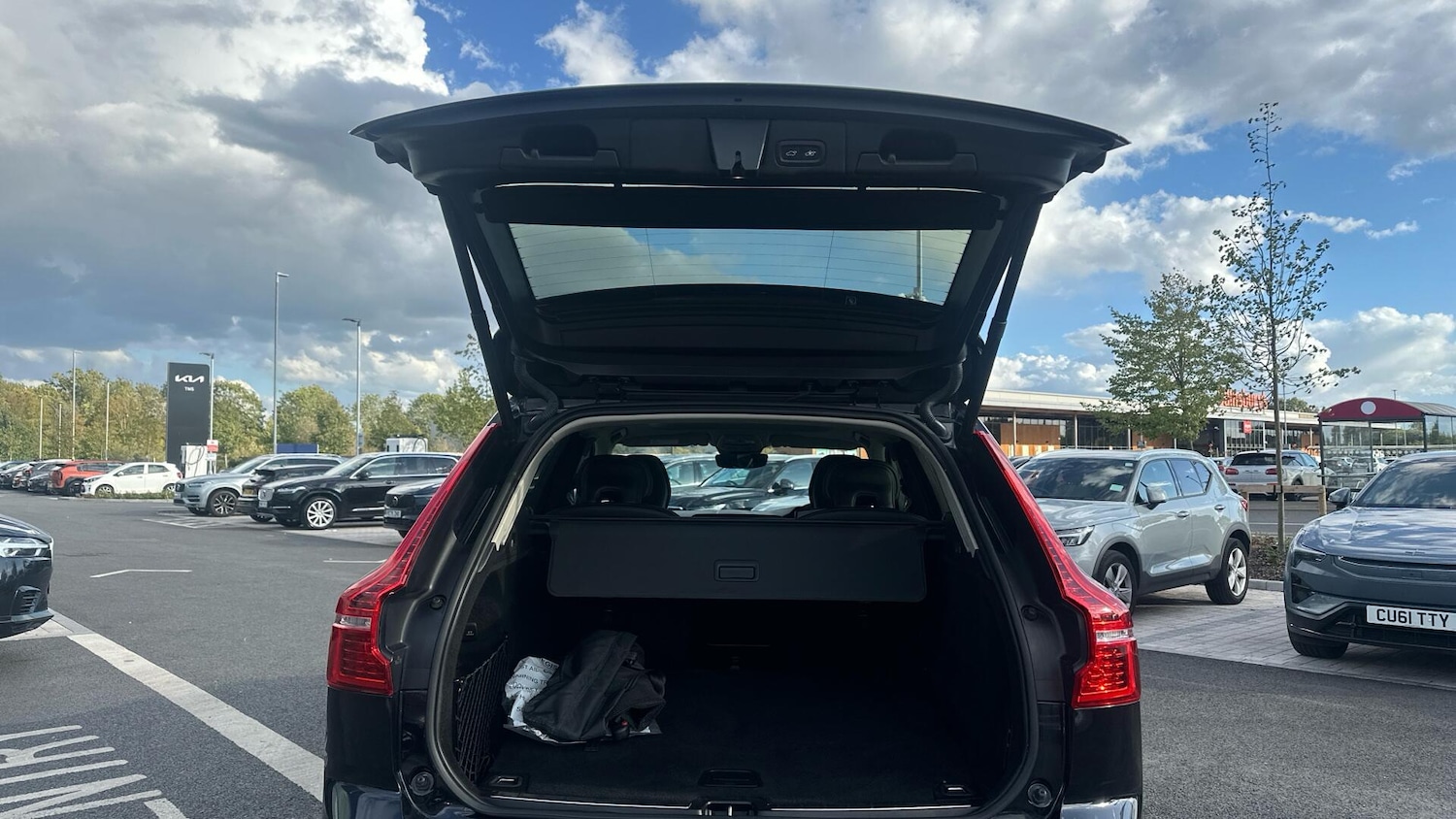 Used Volvo XC60 2022 for sale - 76337903: Photo 13