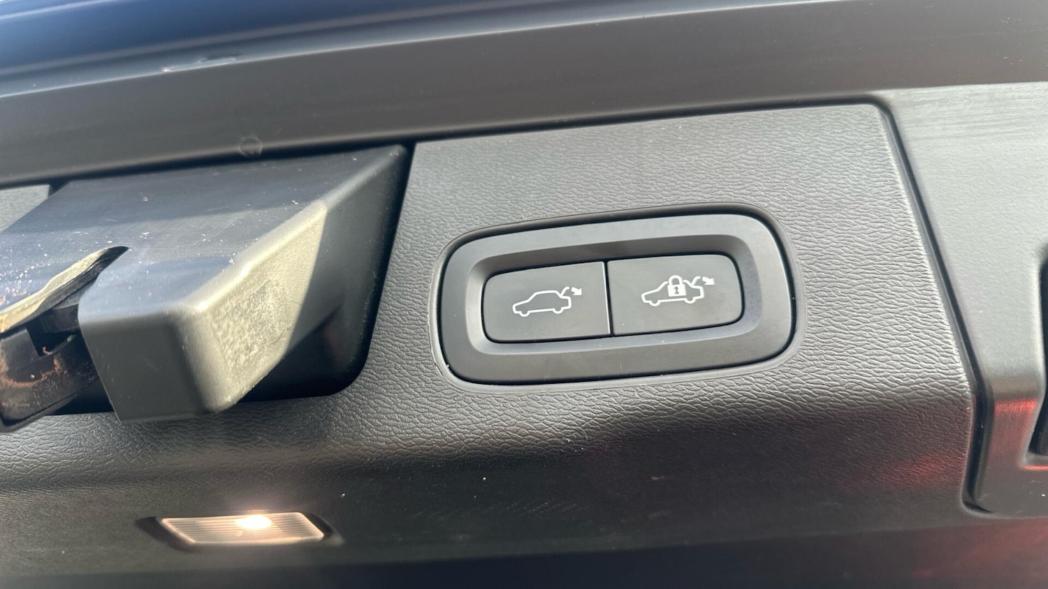 Used Volvo XC60 2022 for sale - 76337903: Photo 25