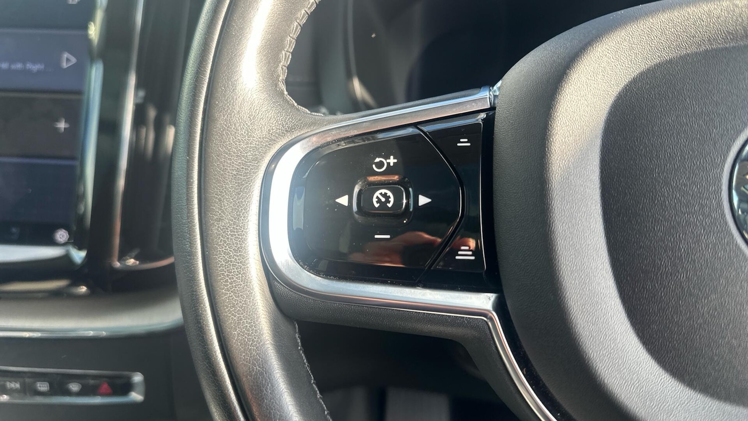 Used Volvo XC60 2022 for sale - 76337903: Photo 33