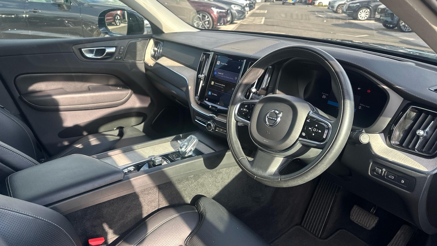 Used Volvo XC60 2022 for sale - 76337903: Photo 4