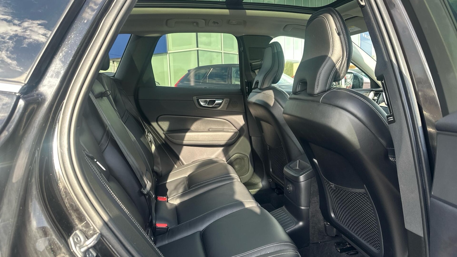 Used Volvo XC60 2022 for sale - 76337903: Photo 6