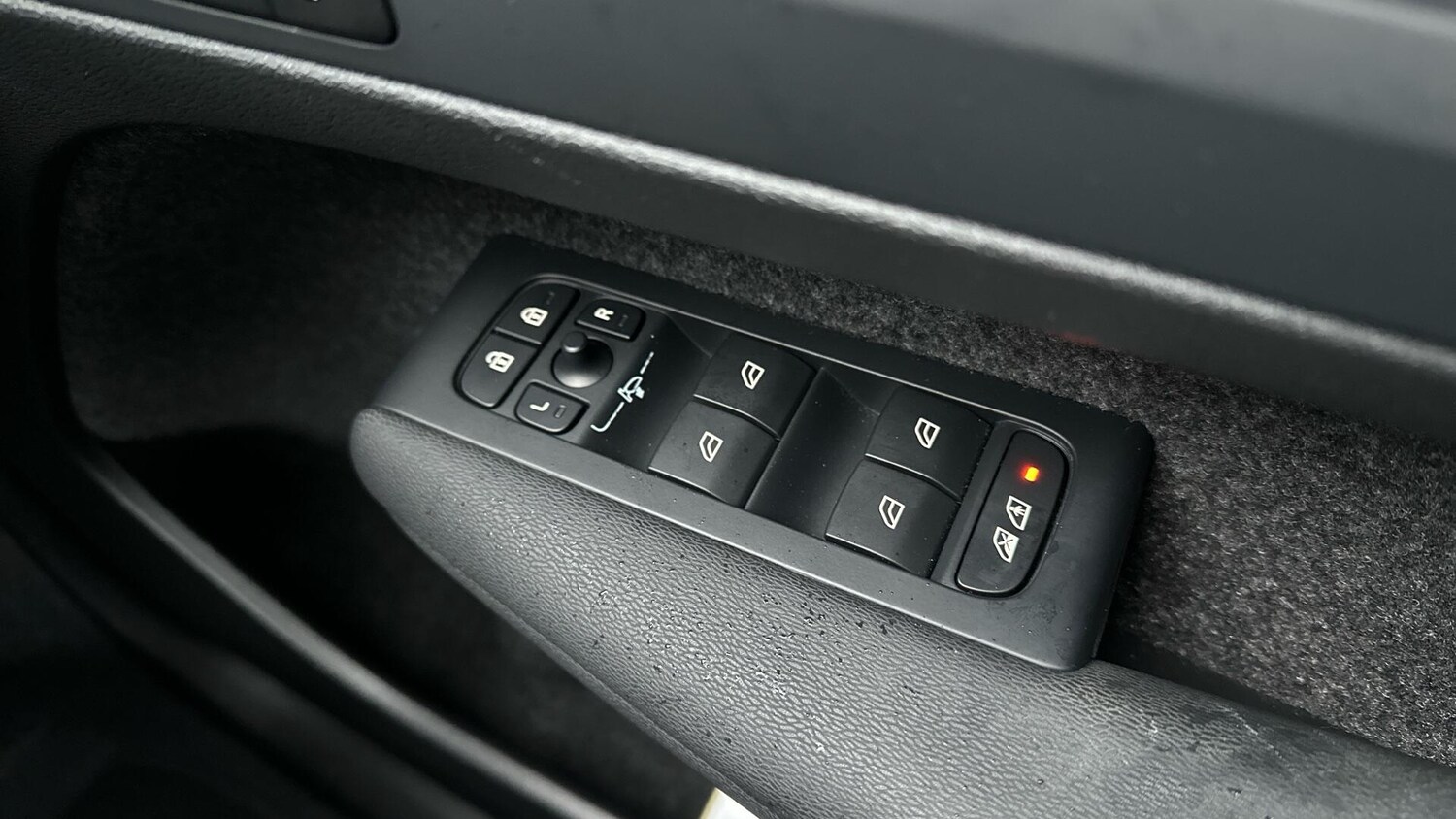 Used Volvo XC40 2023 for sale - 77672961: Photo 24