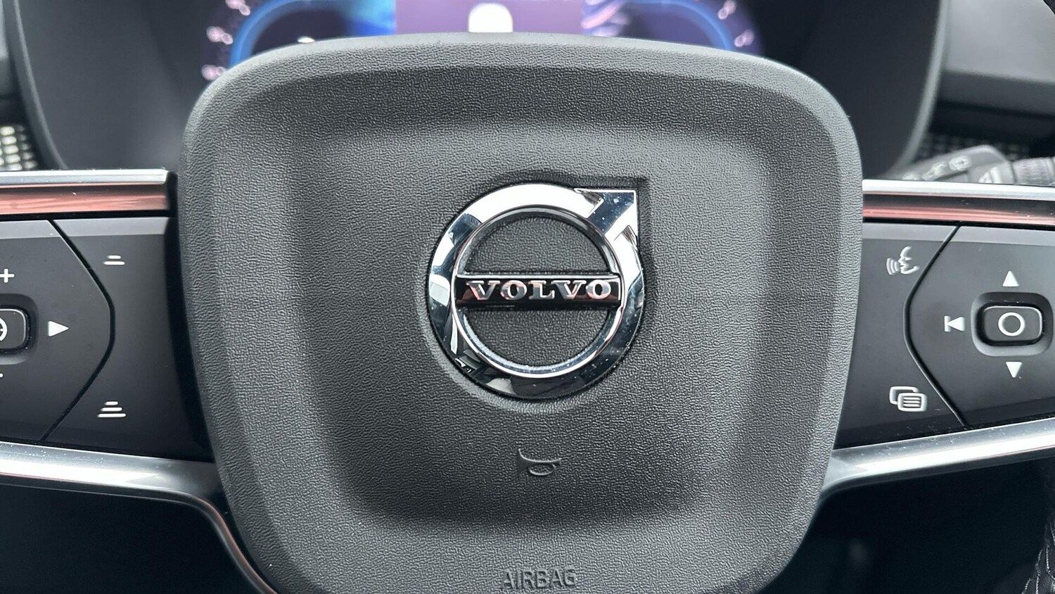 Used Volvo XC40 2023 for sale - 77672961: Photo 34