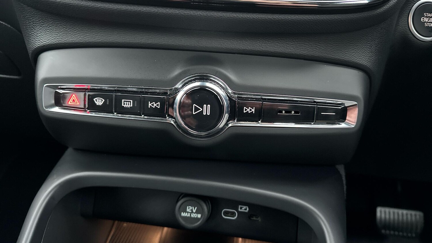 Used Volvo XC40 2023 for sale - 77672961: Photo 35