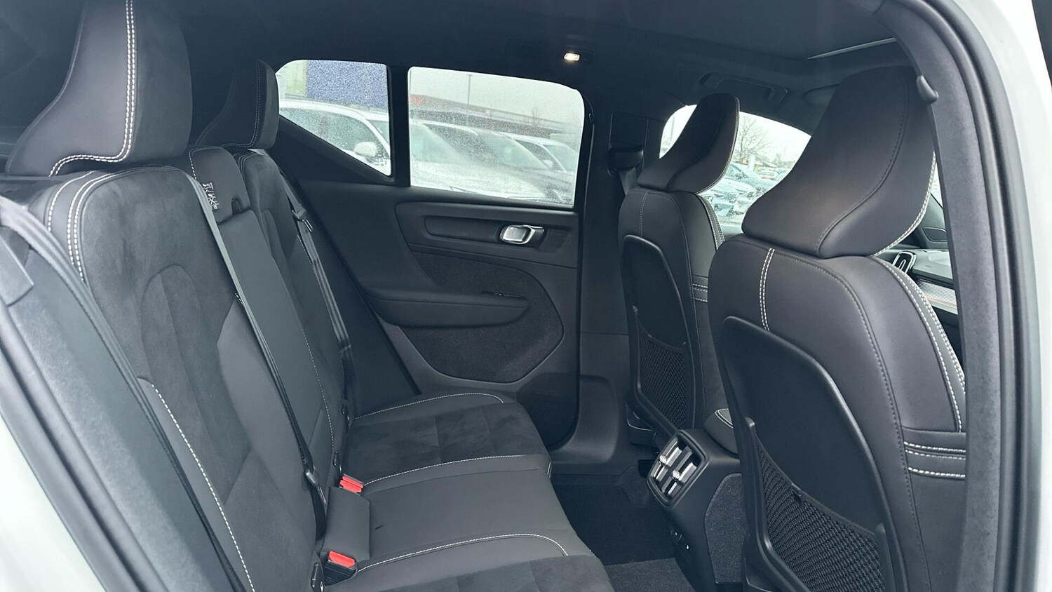 Used Volvo XC40 2023 for sale - 77672961: Photo 6